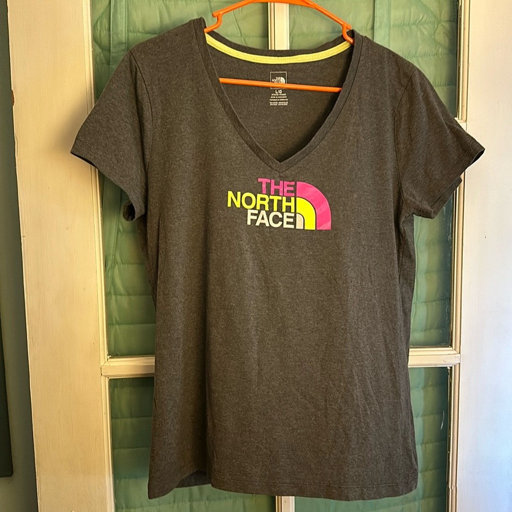 North Face Women’s V-Neck Tee